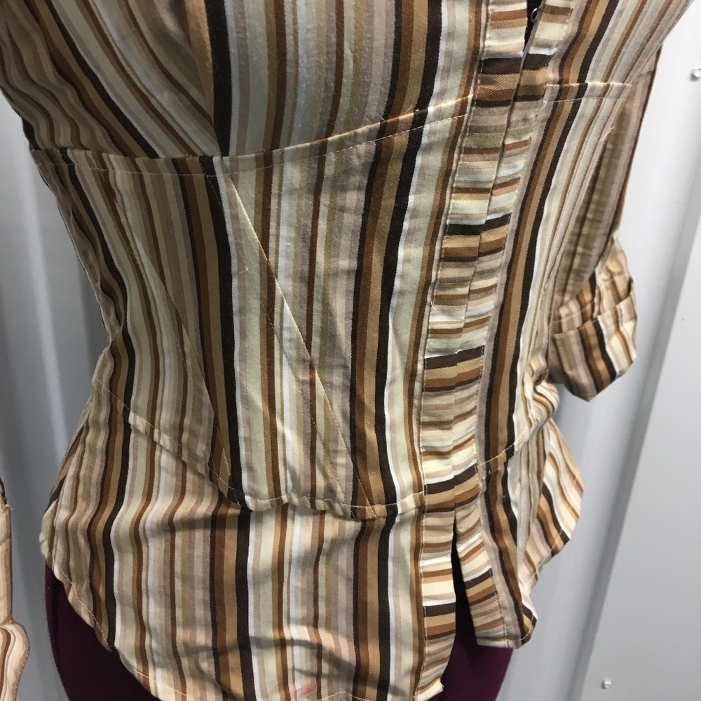 Laundry/Top - image 2